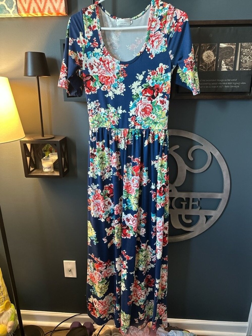 No name Size A Floral Short Sleeve Maxi Dress